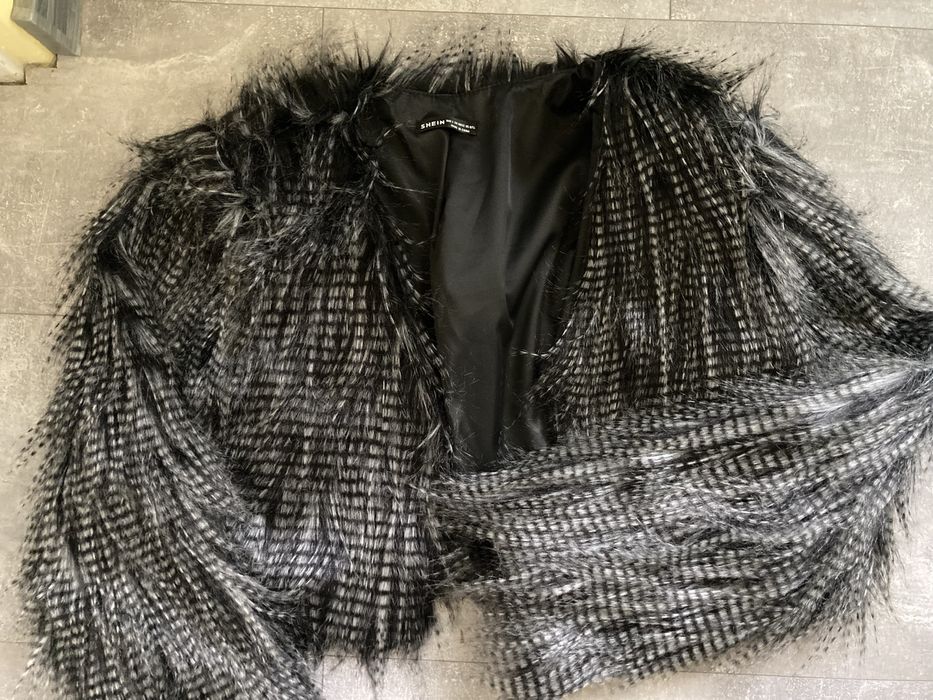 Късо палто с косъм