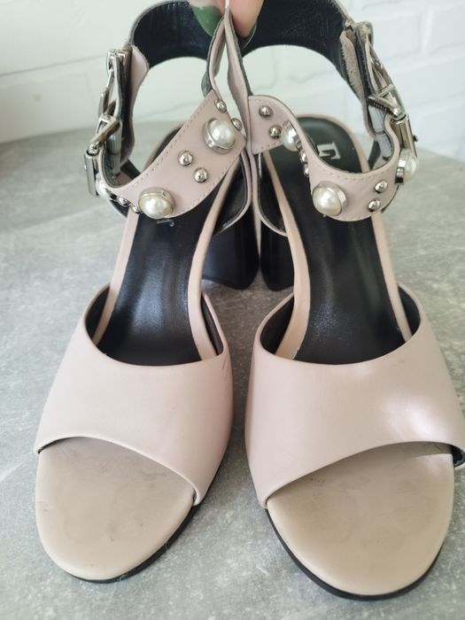 Женские туфли ..