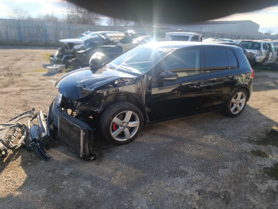 WV Golf 6 1.4 TFSI.  1.6 benzin ръчни скорости 2 брояна части