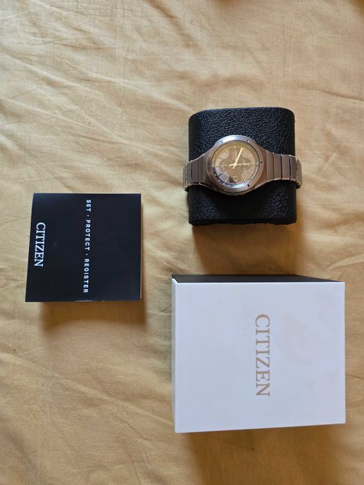 Часовник Citizen Super Titanium Armor