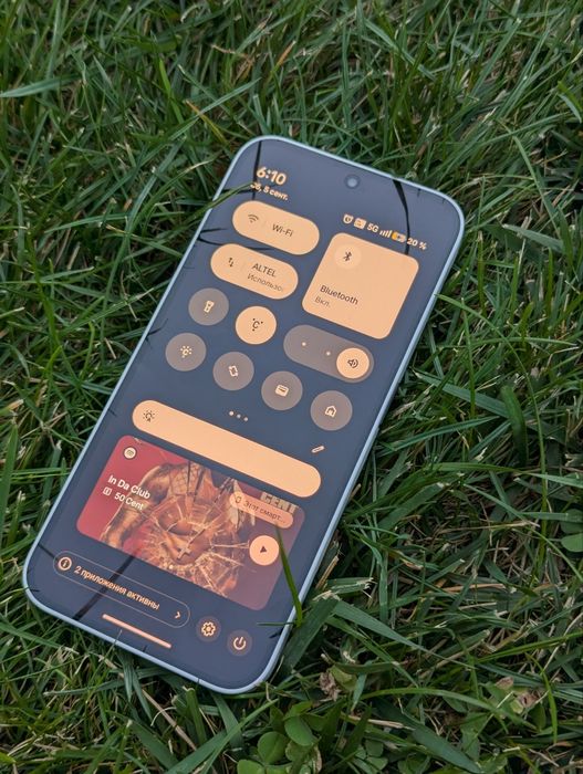 Nothing phone        ,