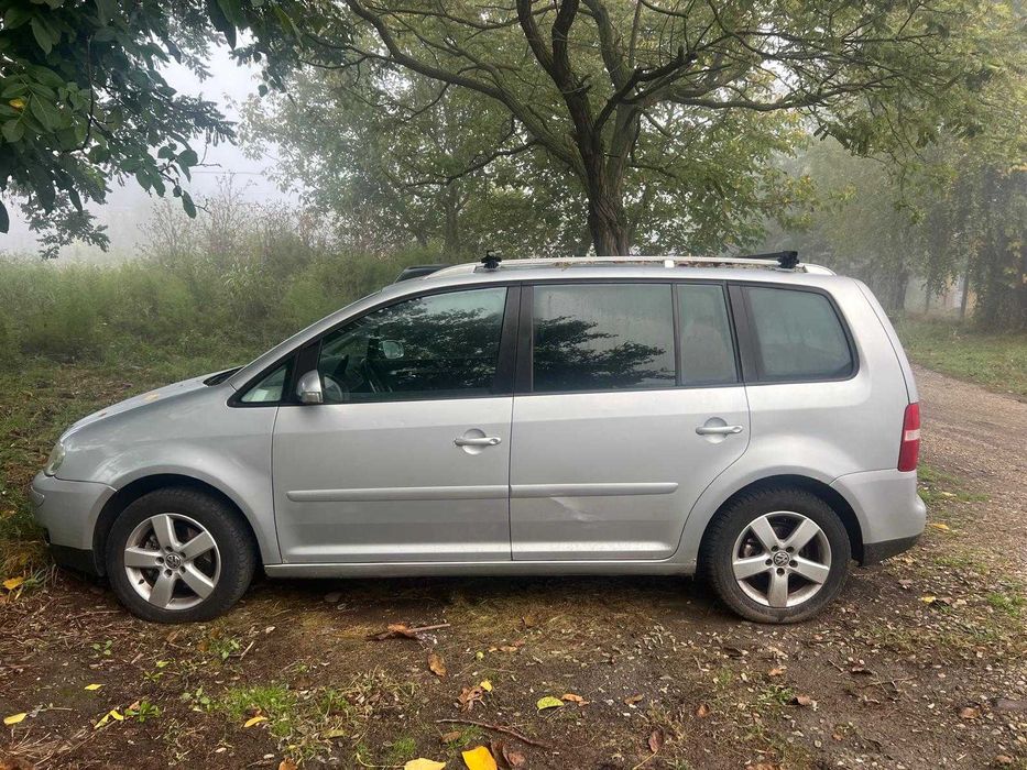 VW Touran 2006, 2 litri, 7 locuri: