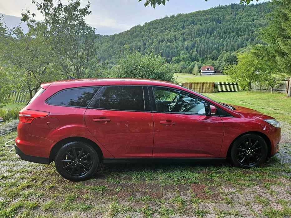 Vand Ford Focus  Perfecta stare de functionare  1,5 l  diesel  4700 euro  Negociabil