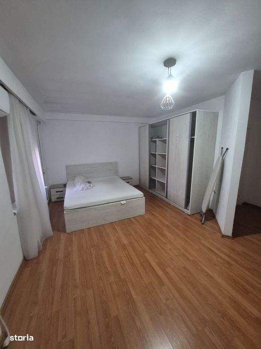 Garsonieră 32mp, etaj 3, Centrul Ploiești