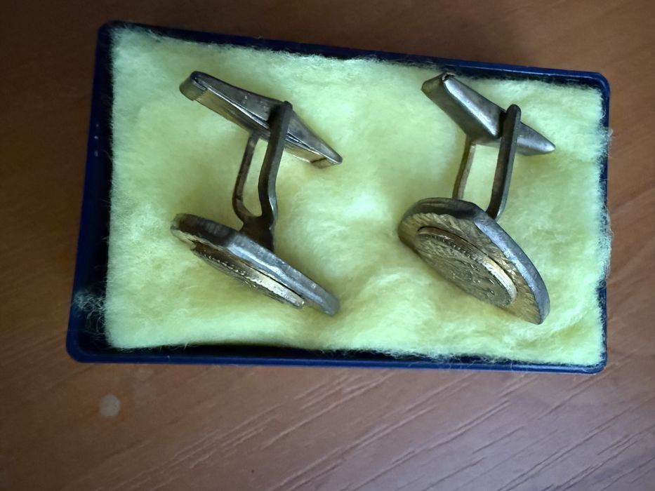 Старинни месингови копчета за ръкавели