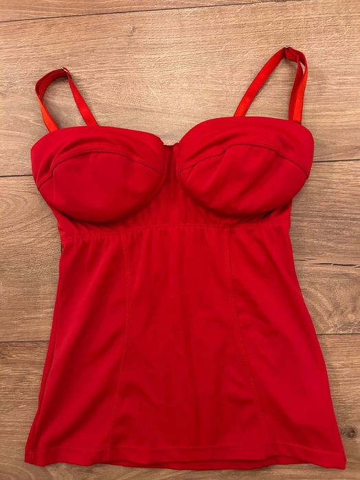 Бюстиета с твърда чашка XS в 3 цвята