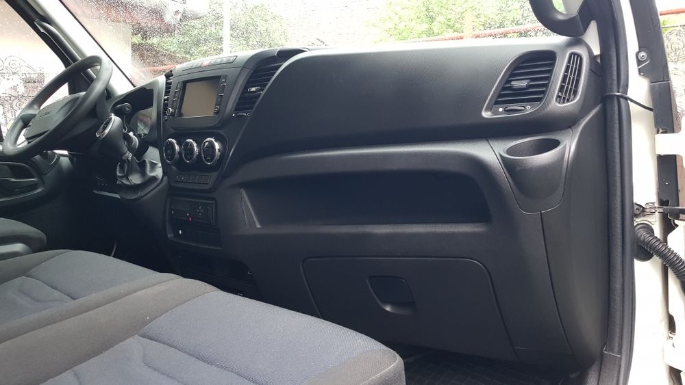 Iveco dayli 72c21 izoterma cu Lift 2017  recent adus în România 35c15 50c17  35c18 70c18 35c17 35s18 ( Mercedes Renault Fiat Crafter )