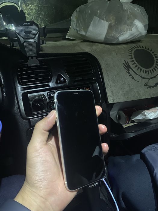 Продам Iphone 11
