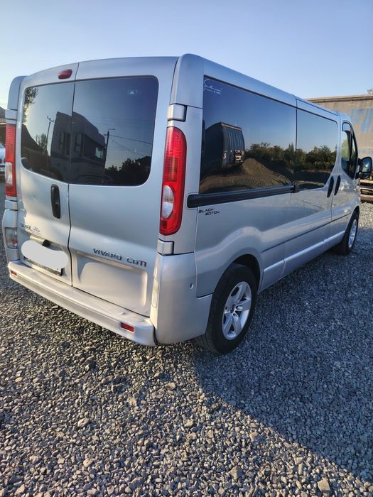 Vând opel vivaro
