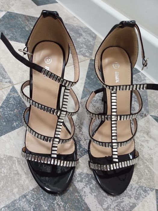 Продам стильные туфли самые разные