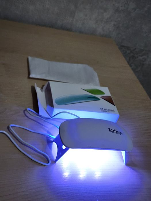 Ультрафиолетовая лампа "SUN mini" 12 LED для сушки лака или клея.