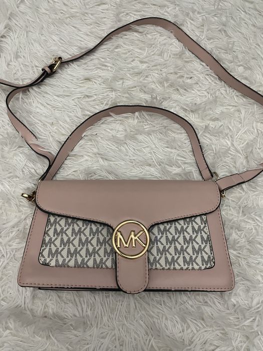 Продам сумку Michael Kors в отличном состоянии