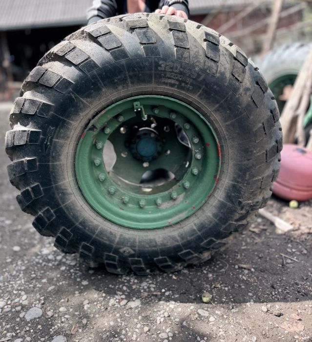 De vânzare 2 roți complete de tractor – 1.500 lei