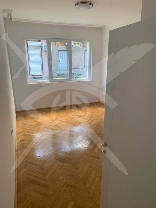 Продава се Многостаен апартамент в Бургас, Център - 110 кв.м за 1728 €/кв.м - Снимка #6