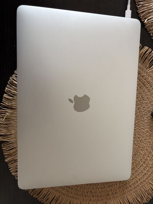 MacBook Air cu garantie 2 ani