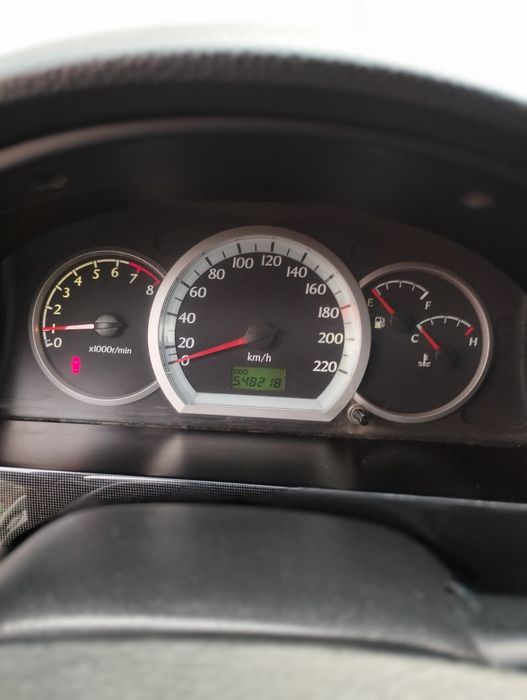 Ласетти сотилади