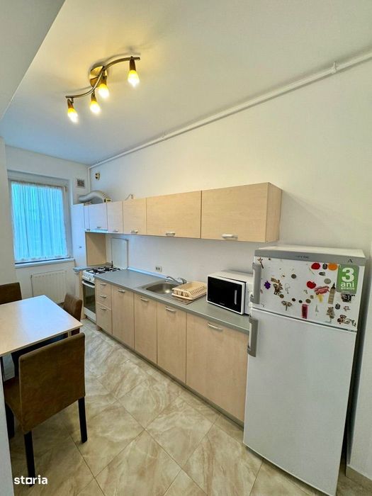 Inchiriez apartament o camera+nisa de dormit, ARED-UTA
