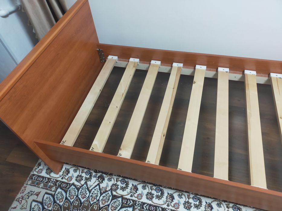 Кровать 20000 тг