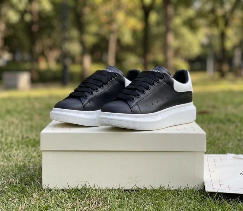Adidasi Alexander Mcqueen Negru Alb - Full Box
