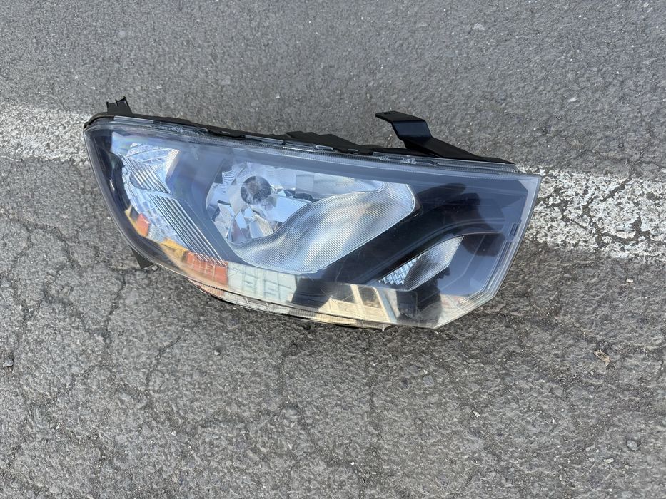 Правая фара Lada Granta с 2018+