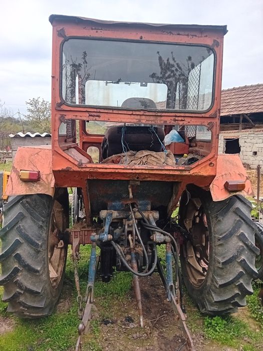 Vând tractor u650 cu plug