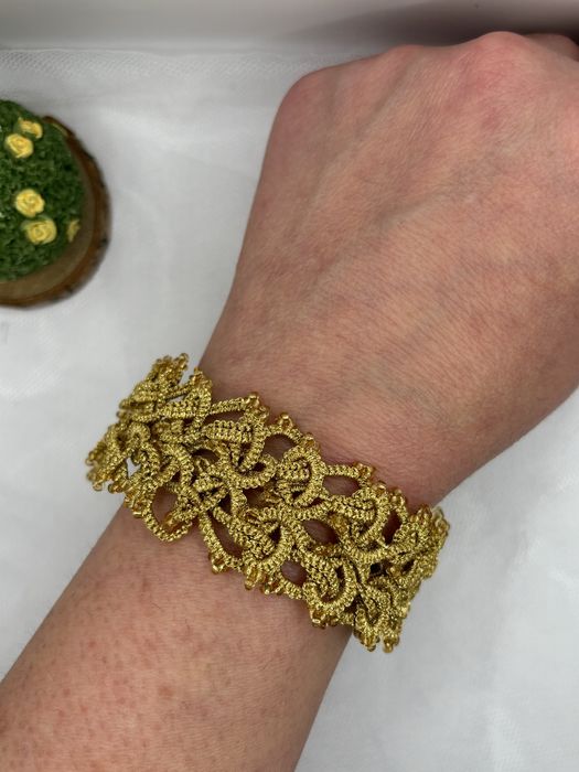 Гривна Златно Сияние Ръчно изработена Подарък за различни поводи