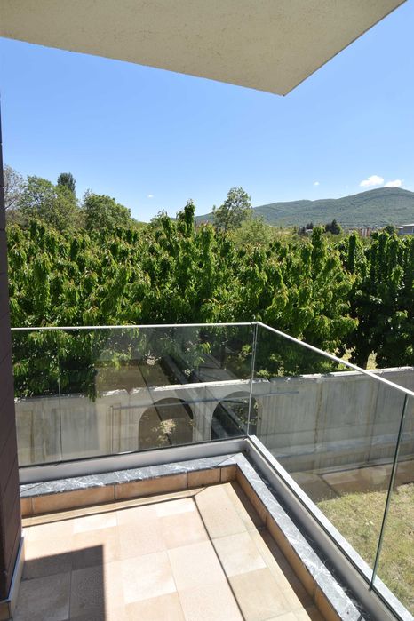 ОБЗАВЕДЕНА Къща - село Марково