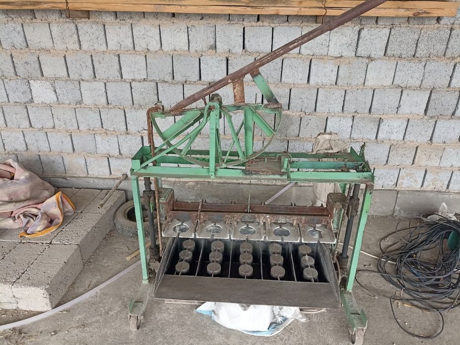 Uchastka yer sotiladi