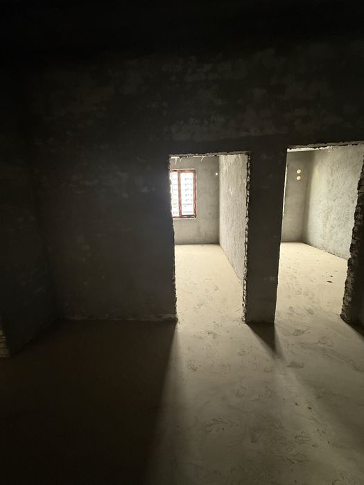 Янги домда 2х квартира сотилади каробка