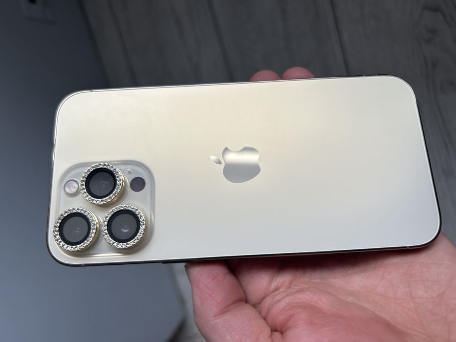 Продам Айфон 14 про макс 256.