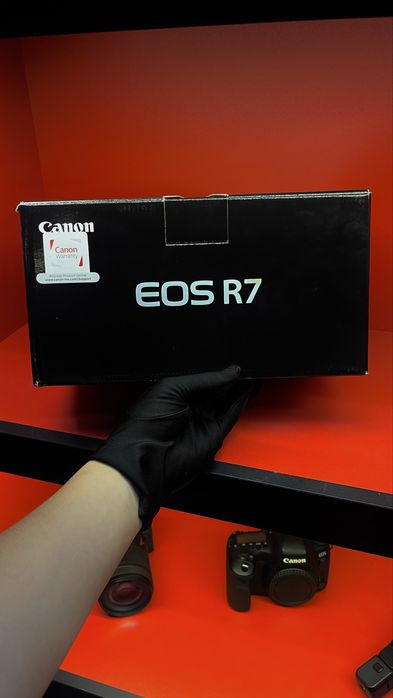 Canon R7 EOS новая