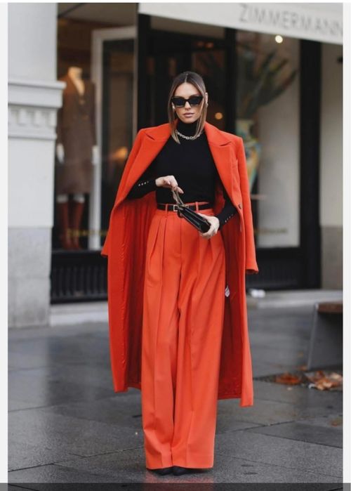 Портокалово палто Zara, втален модел . 75 % вълна Manteco