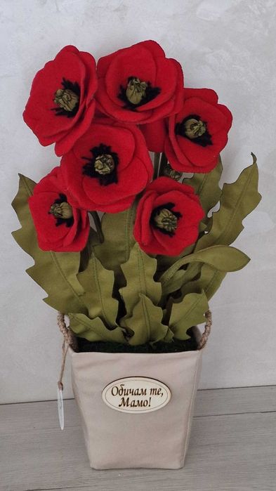 Цветя в кашпа, изработени от текстил