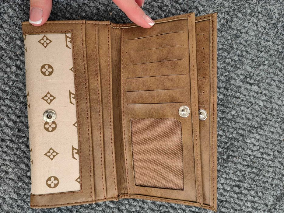 Портмоне и клъчове