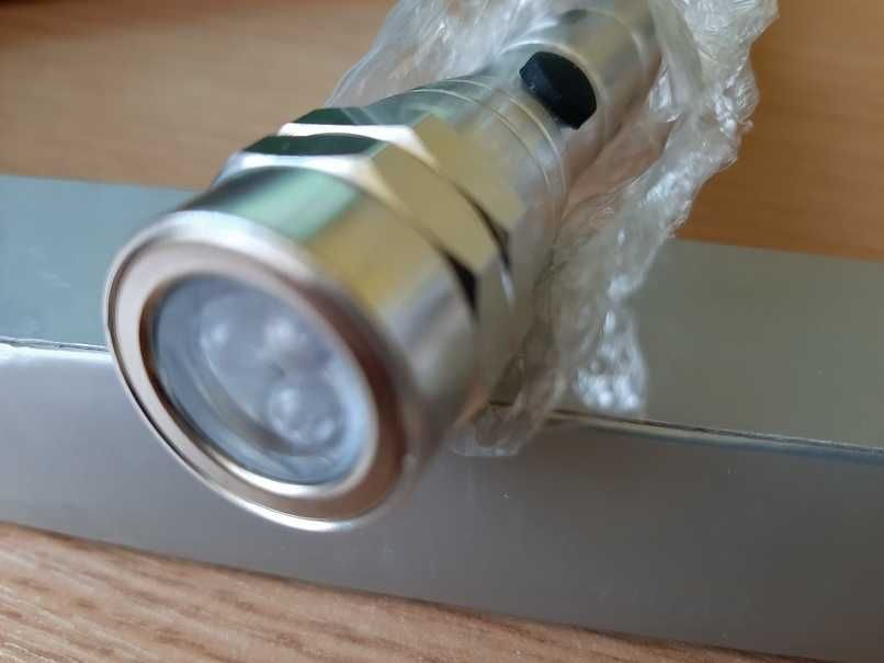 Lanterna LED telescopica, cu cap magnetic : pt. meseriasi sau cadou