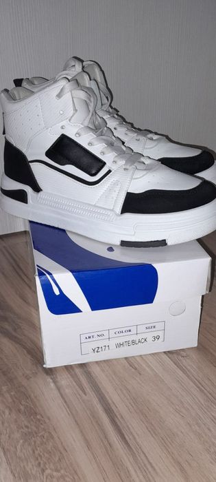 Încălțăminte unisex Nr 39/40lei