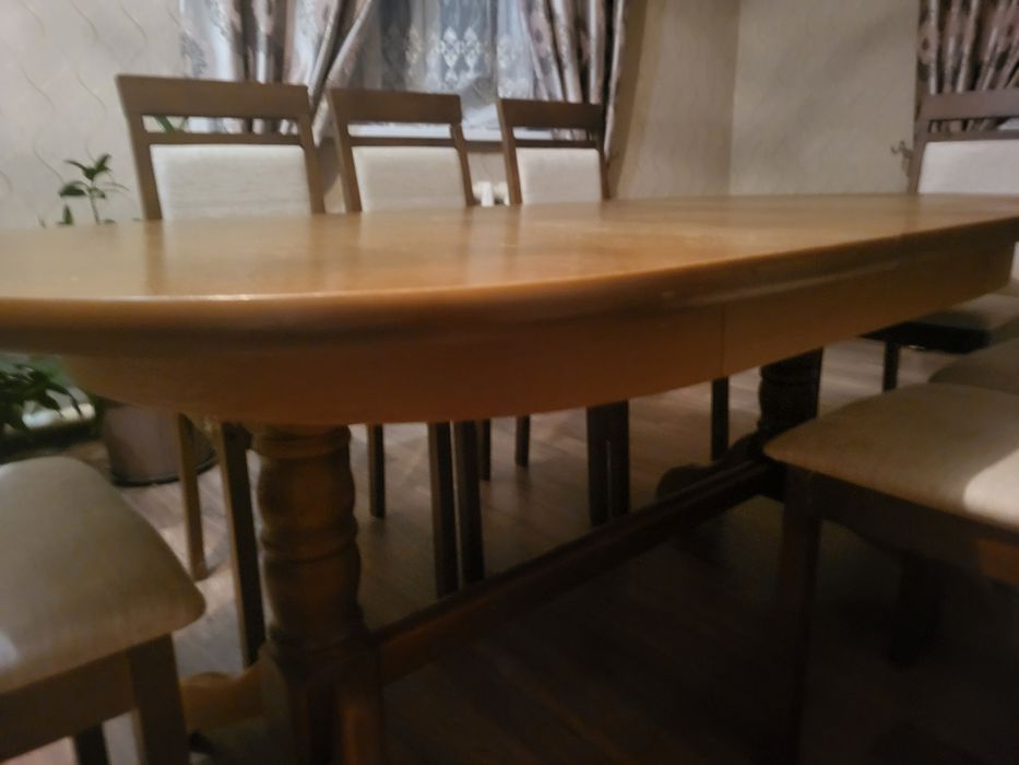 Стулья стол в хорошем состоянии