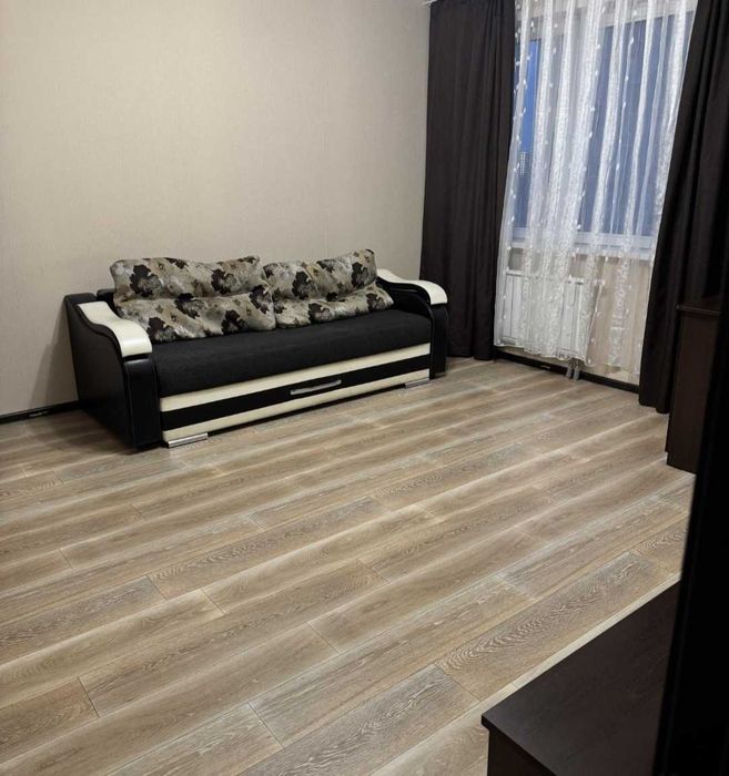 Сдам 1-ком квартиру  по ул Пушкина 100000тг