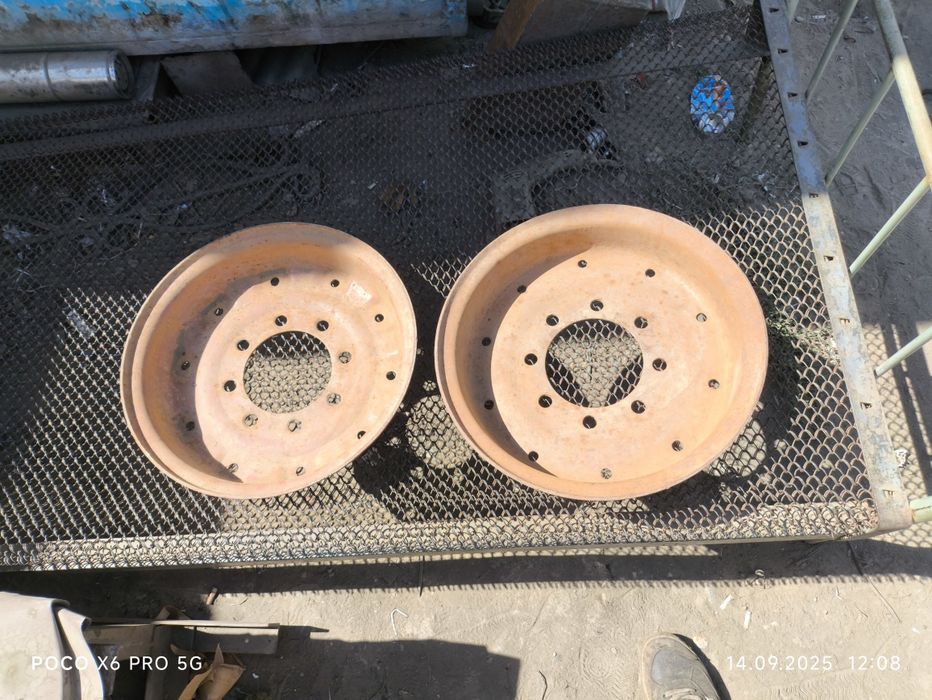 Тракторный прицеп диски 8 дырочный