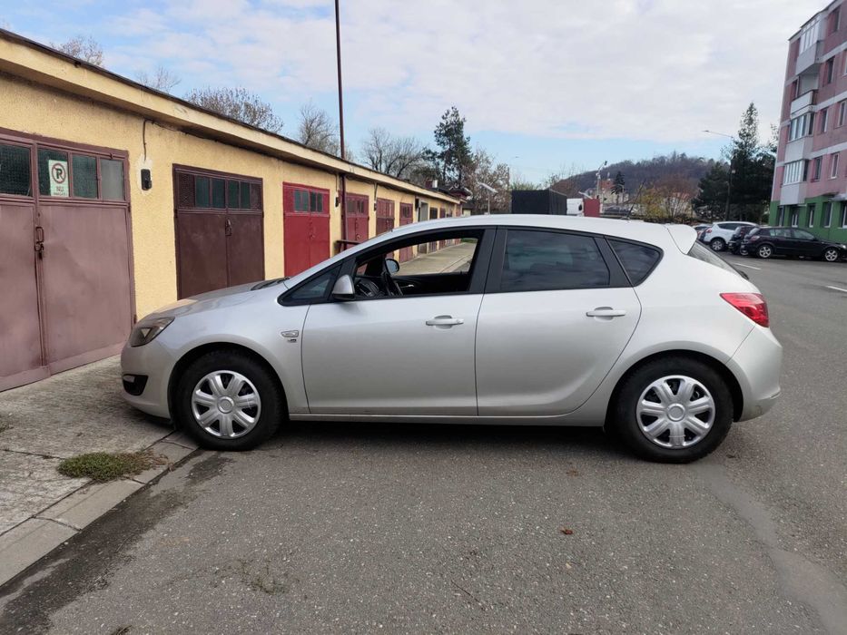 Opel Astra J Hatchback 2013 1.7 CDTI Diesel