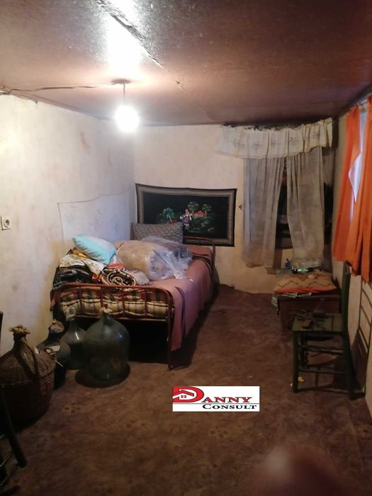 Къща с двор в с. Обединение, обл. Велико Търново