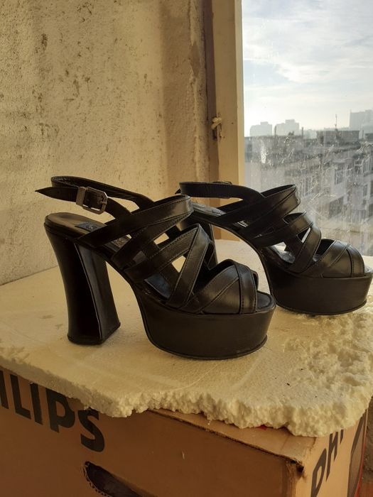 Дамски сандали на платформа с висок дебел ток