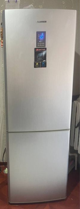 Продается холодильник Б/У Самсунг