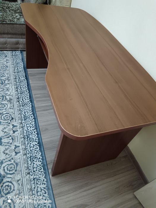 Продам офисный стол для руководителя