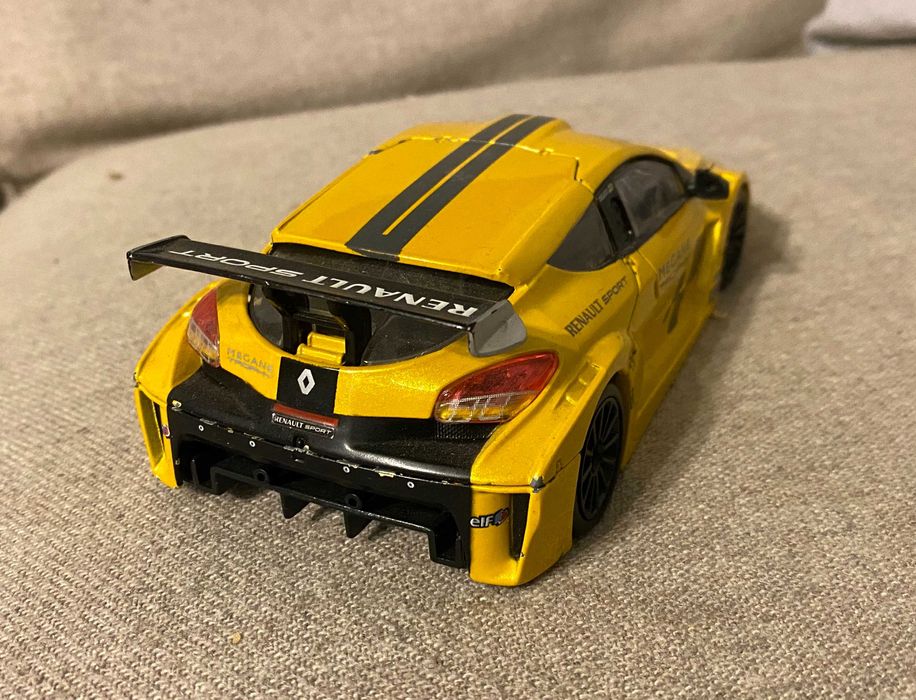 Macheta Bburago Renault Megane Trophy galben scara 1 24