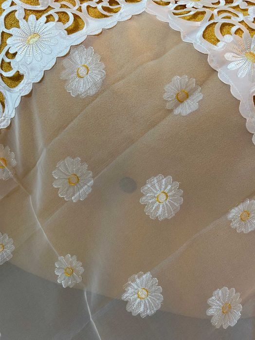 Кружевная скатерть-салфетка 90х90 см, вышитая перфорированная