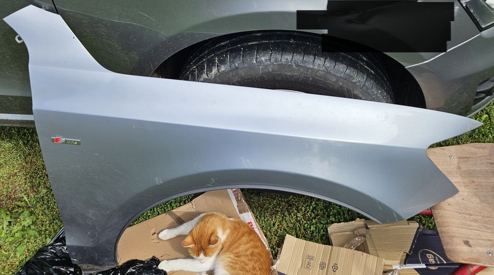 Audi Q5 SQ5 Ornament capăt aripă 8R pe original dreapta