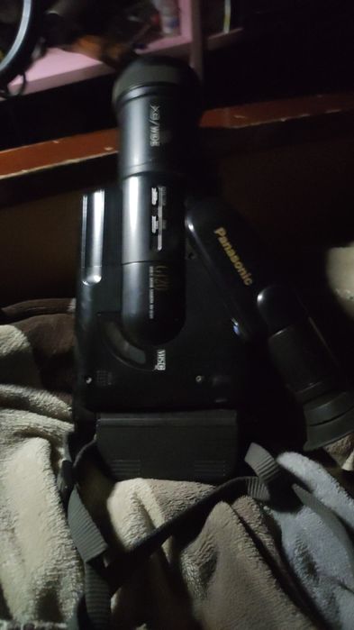 Продам видеокамеру panasonic