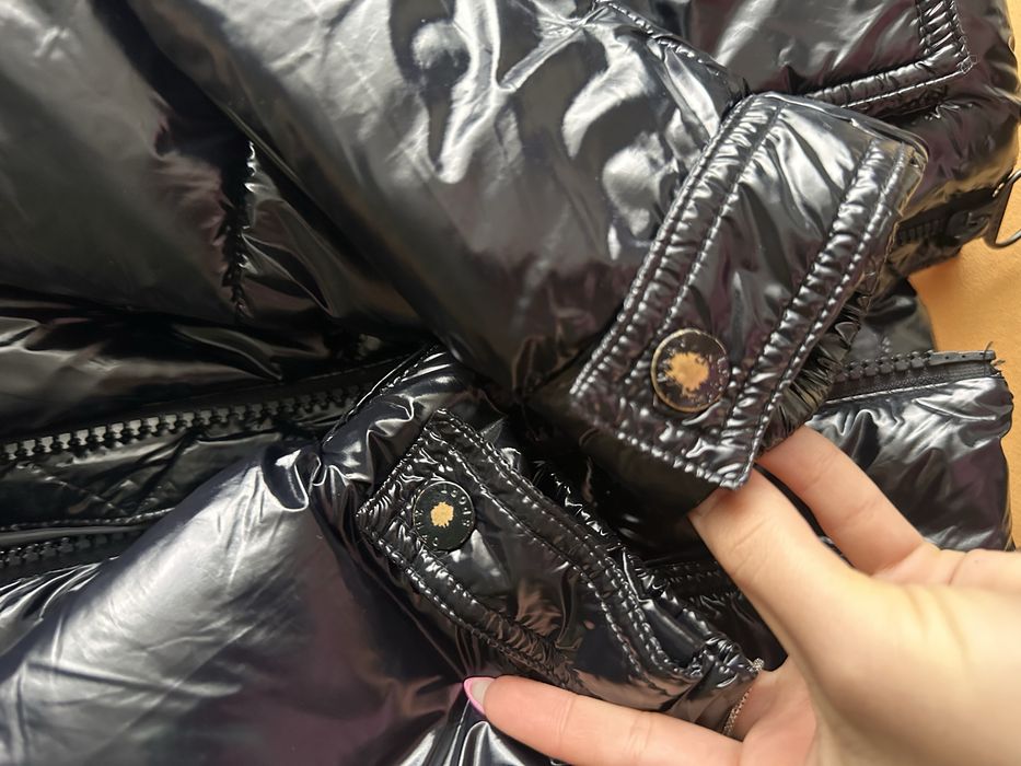 Зимно черно лак яке DKNY