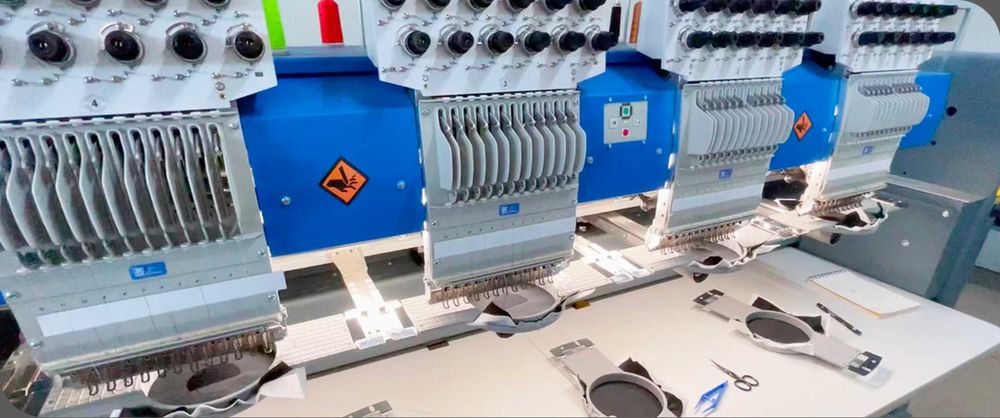 Masina industriala de brodat cu brat liber ZSK RACER 4S, 12 culori